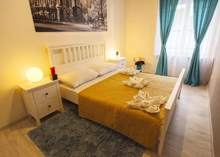 Luxury Paulay Street Apartment
